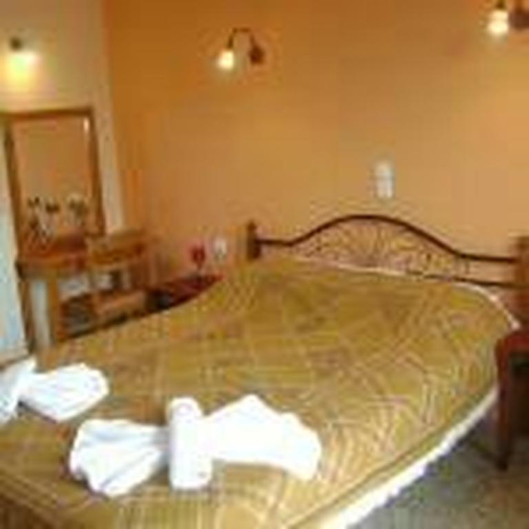 Adonis Beach Hotel Ираклион Экстерьер фото