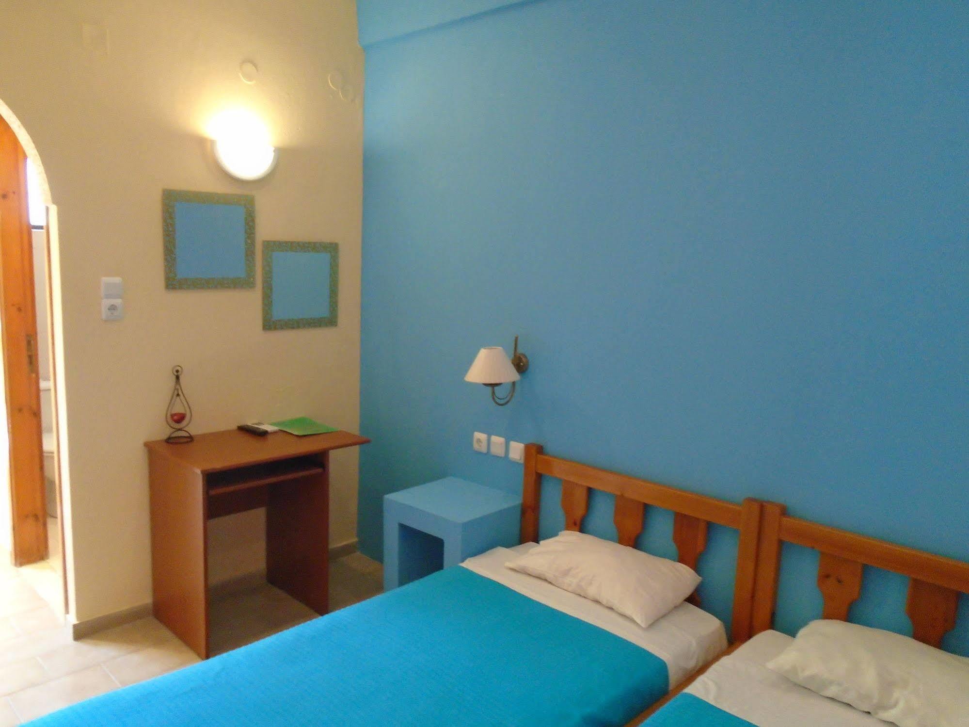 Adonis Beach Hotel Ираклион Экстерьер фото